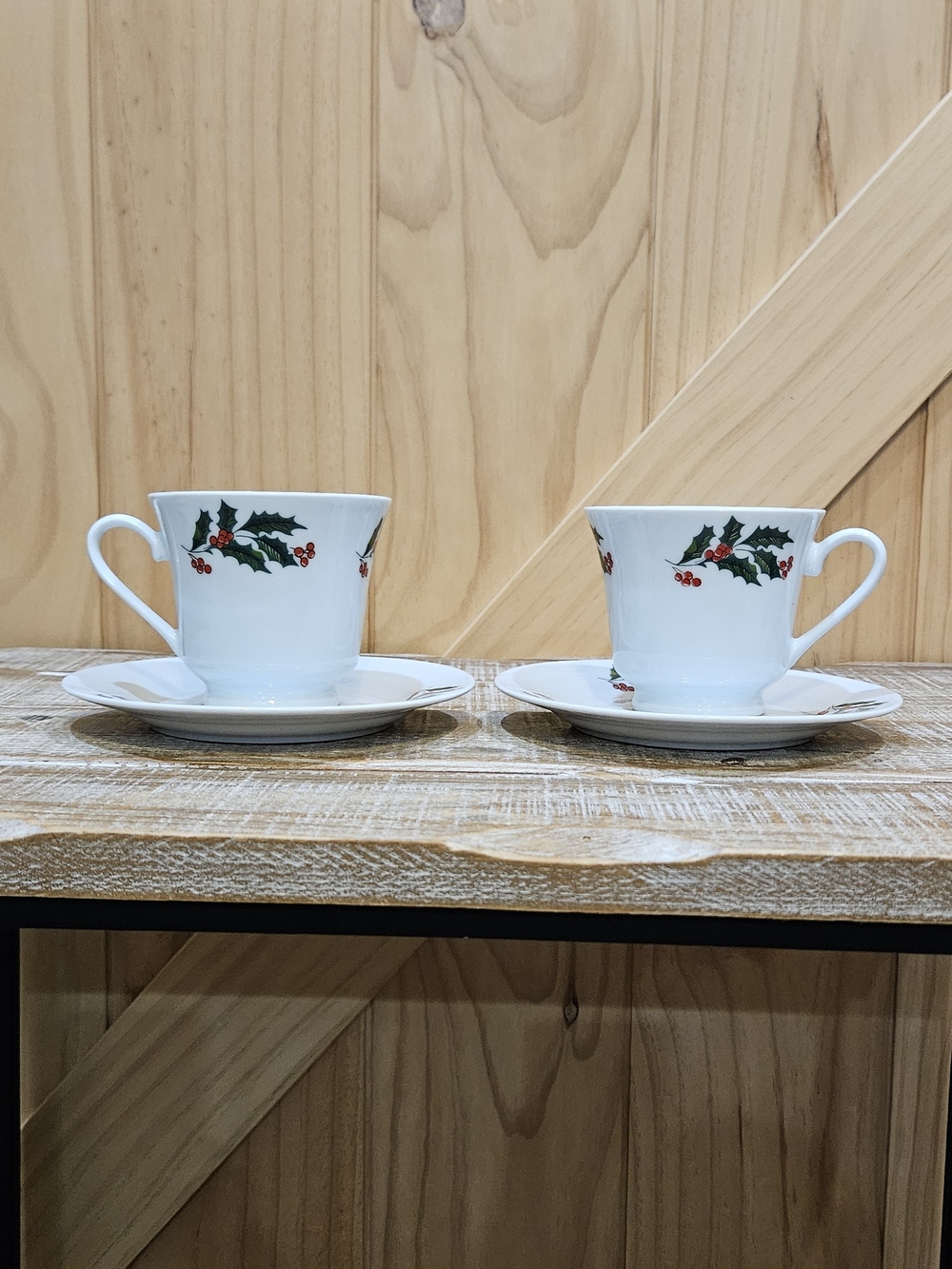 Vintage | Pair Of Alco Industries Christmas Holiday Holly Cup & Saucer Sets